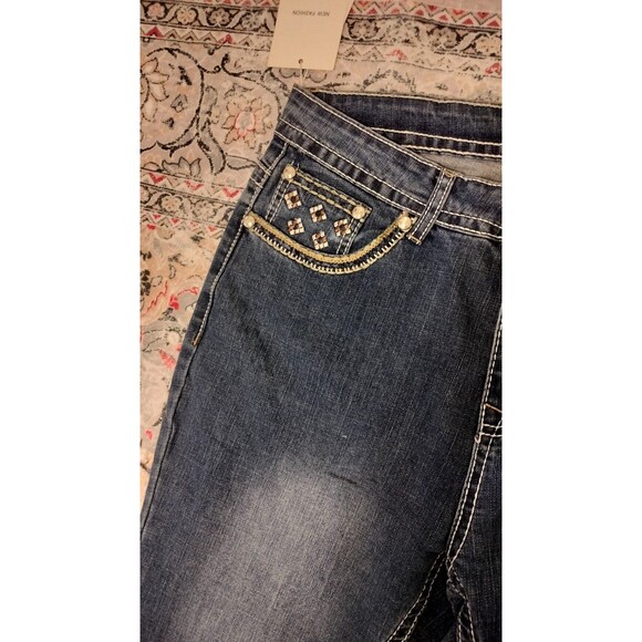 NWT! Meet Me Medium Blue Bootcut Jean w/Brown Embroidered Pockets. Size 15 - Picture 3 of 8